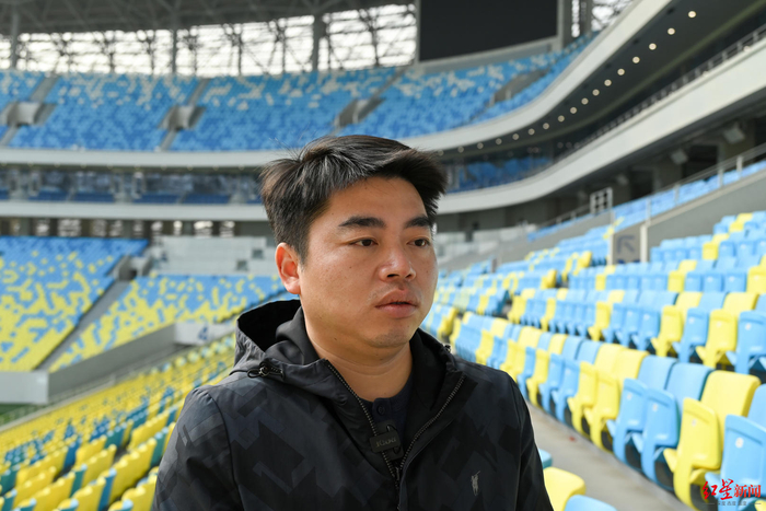 ▲成都刀锋球迷协会会长陈涛