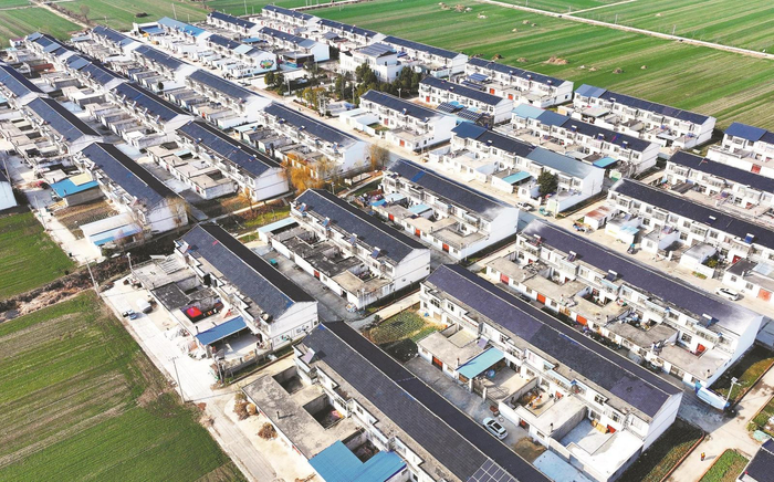 12月20日,在亳州市利辛县胡集镇陈营社区拍摄的美丽新村.