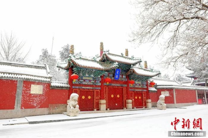 图为雪后的定州文庙。白永民 摄