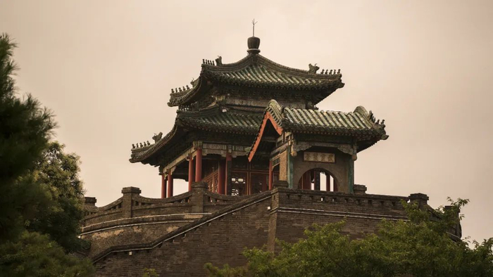 |武灵丛台位于河北省邯郸市丛台区中华大街西侧的丛台公园中心，是邯郸古城的象征。图源/视觉中国