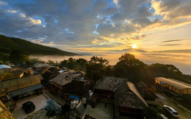 景迈山的日出与云海。受访者供图