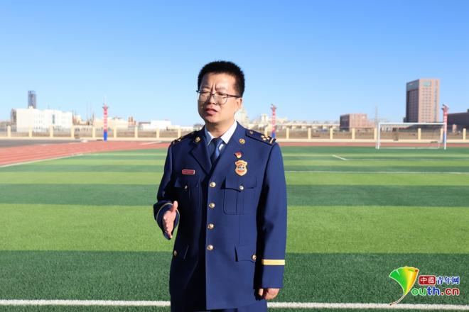 察尔汗消防救援大队教导员加飞。中国青年网记者宋莉 摄