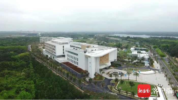 四川大学华西乐城医院试营业。航拍资料图