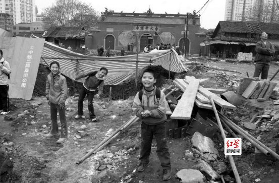 ▲2004年，太古里改建前的大慈寺后门