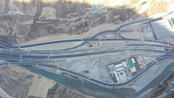 航拍九绵高速九寨沟段