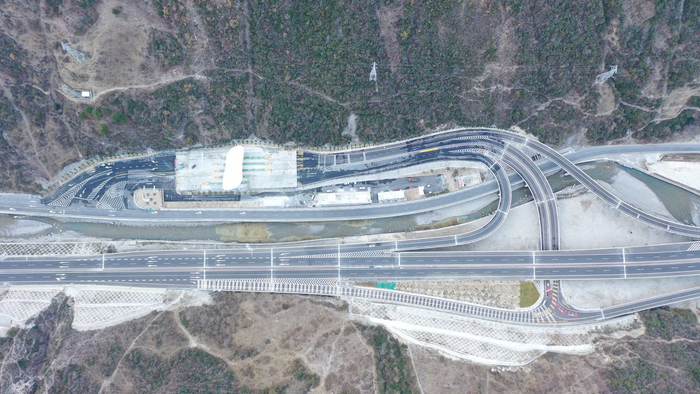 航拍九绵高速九寨沟段