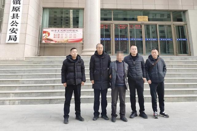 ▲越狱潜逃35年的谯某某被抓获