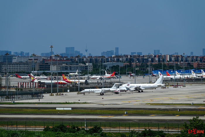 ▲双流机场起降的航班 资料图