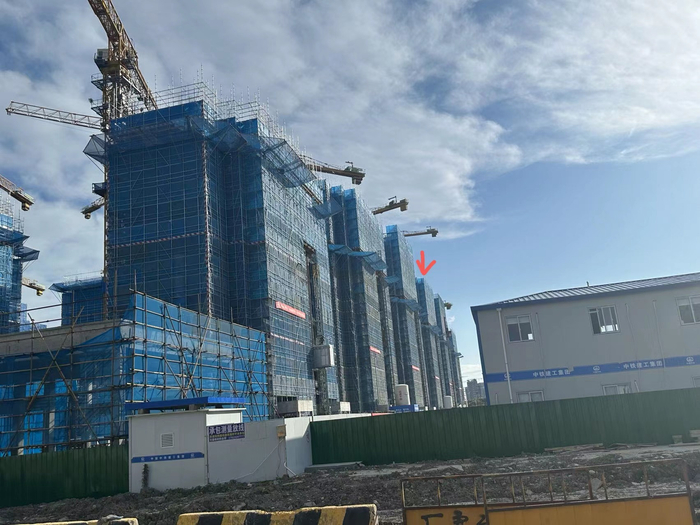 6月，詹晴所购买的楼盘（红色箭头） 受访者供图