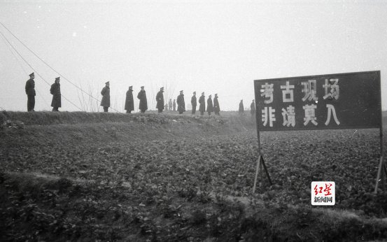 ▲2000年，三星堆再考古发掘现场