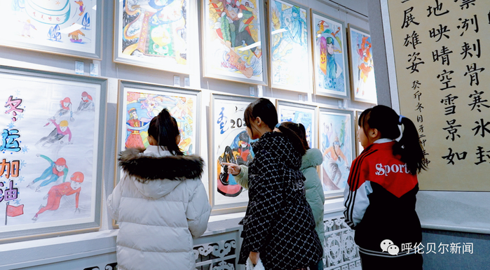新海小学学生参观书画展