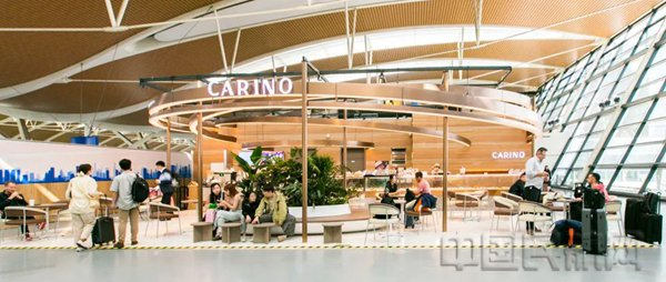 浦东机场在T2公共区域19.6米层打造的“全球美食荟”（本文图片均由上海机场提供）