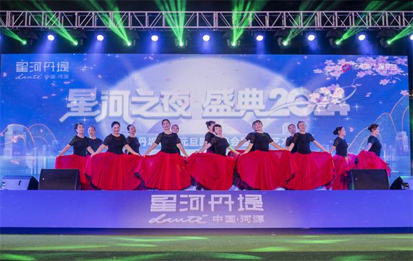 深圳星河丹堤器乐协会，由小区业主组建，共同的兴趣爱好让大家双向奔赴，以文艺为链接，为共创和谐小区贡献自己的力量。