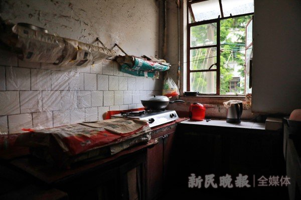 图说：蕃瓜弄几户合用的厨房