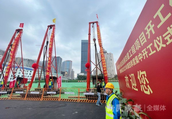 图说：蕃瓜弄小区旧住房改建工程项目开工仪式 新民晚报记者 周馨/摄（下同）