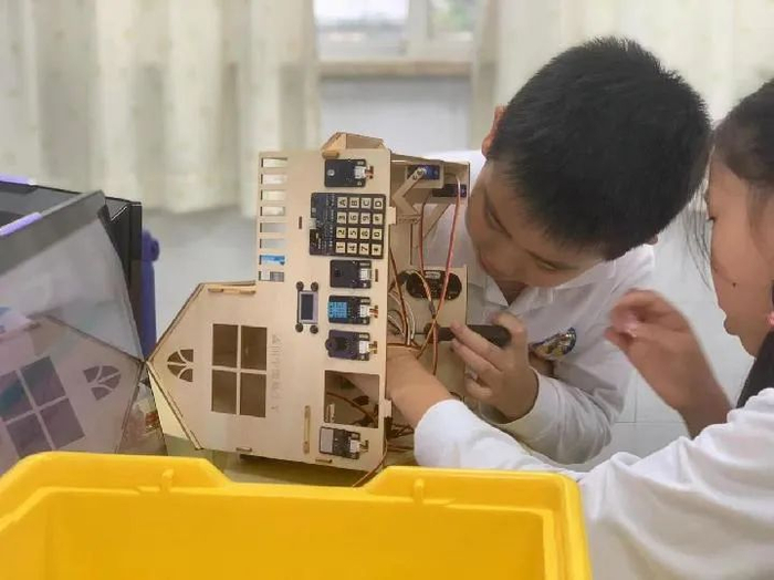 广州市黄埔区东荟花园小学利用课后服务的契机，探索学科跨界、五育融合实践。（学校供图）