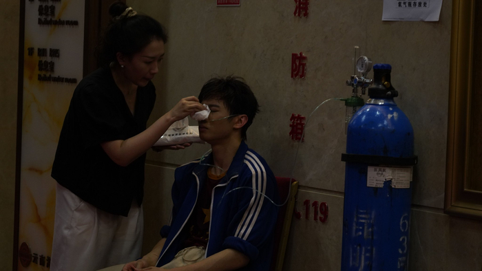 舞剧《咏春》赴昆明巡演期间，演员出现高原反应