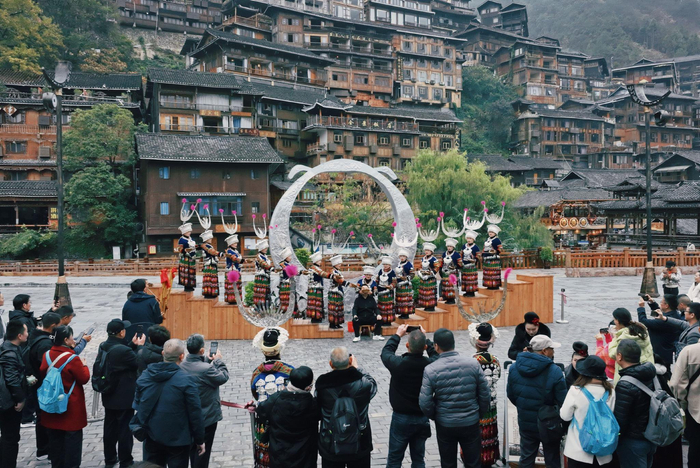 “高山流水”发源于西江苗寨的阿农饭店，现在已经是黔东南州一项特色的旅游体验项目。（图/潘德玉）