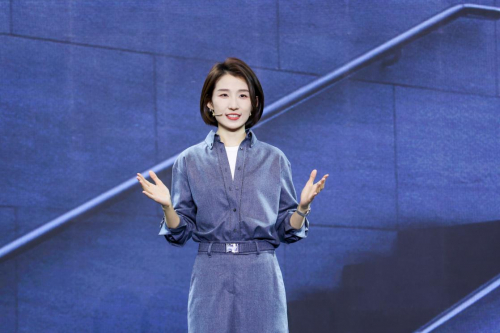 做对选择更重要:崔璀跨年演讲赋能职场人寻找自身优势_新浪新闻