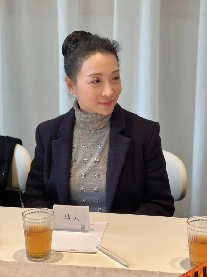 马云近照