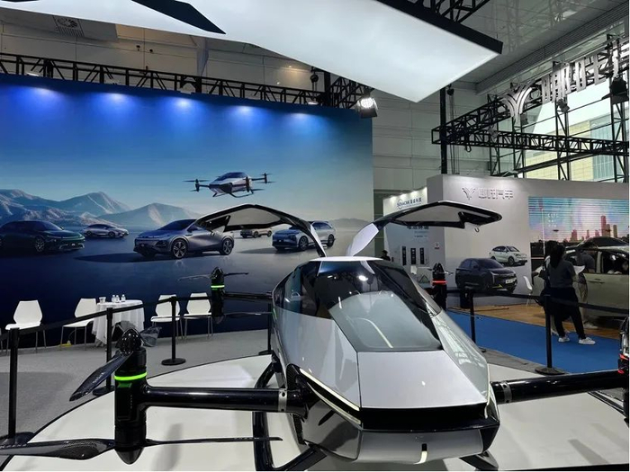 小鹏汇天飞行汽车旅航者X2 本报记者 摄