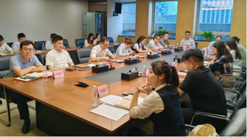 　　金鱼嘴助贷专班工作现场（图片来源：金鱼嘴基金街区）