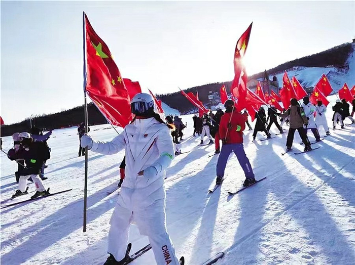 2023年12月22日，“喜迎十四冬”扎兰屯冰雪嘉年华在金龙山滑雪场启动。记者 李可新 摄
