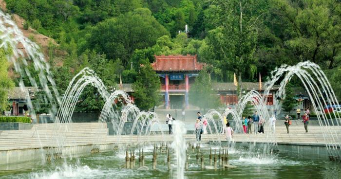 崇信县AAAA级旅游景区龙泉寺