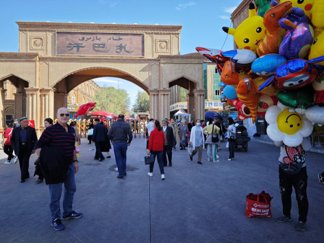 2023年11月5日，在喀什古城合影留念