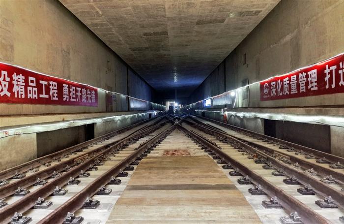 结构封顶、道床浇筑 上海市域铁路建设再迎新进展