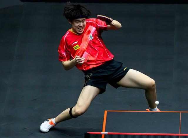 王楚钦WTT多哈男子总决赛夺冠，并成为该系列赛事夺冠次数最多的球员。  图/新华社