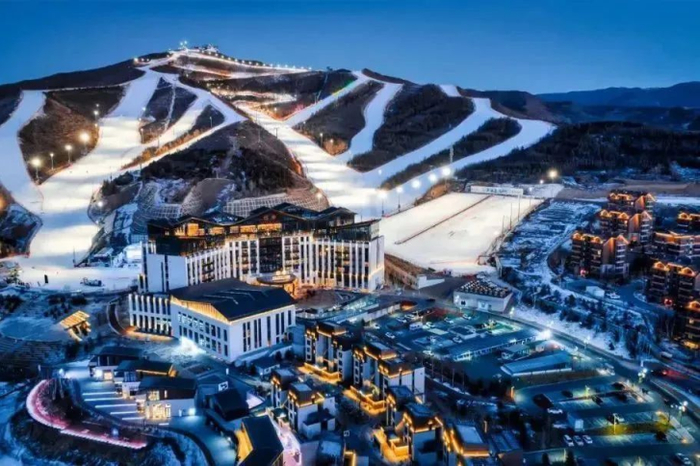 翠云山银河滑雪场（图片来源：“翠云山国际旅游度假区”微信公众号）