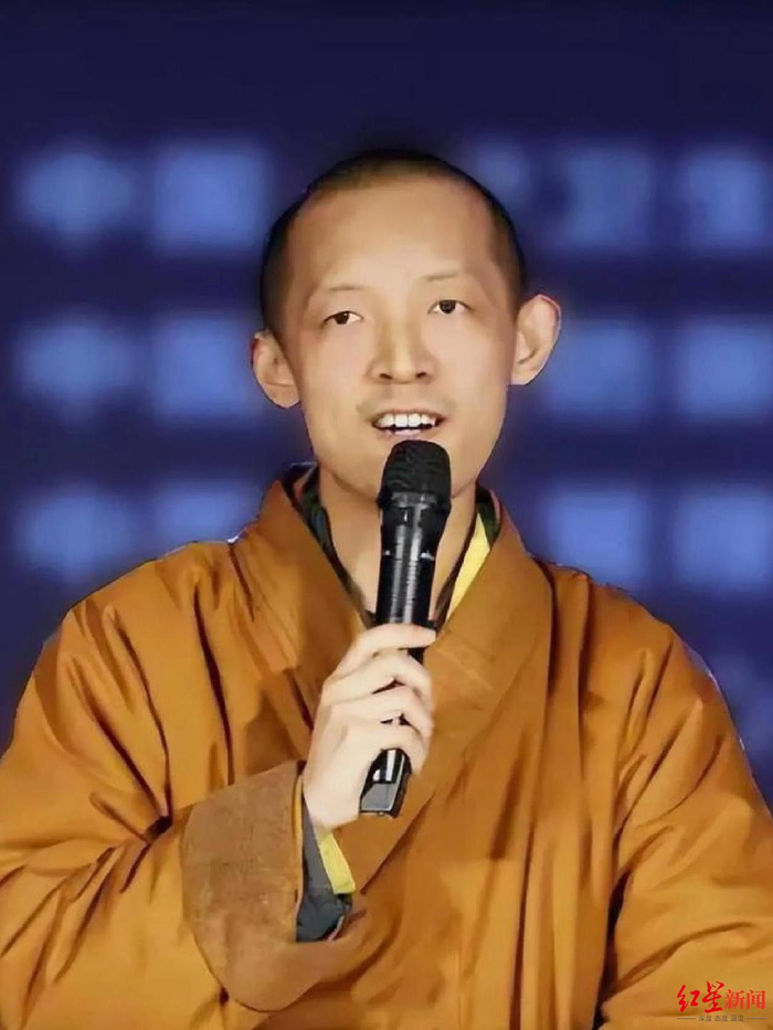 ▲2010年，柳智宇放弃留学，决定出家。2018年下山游历，2022年宣布还俗