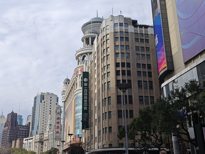 “仲佰一店”也就是今天的“上海第一百货商业中心”。劳动报记者陆燕婷 摄影