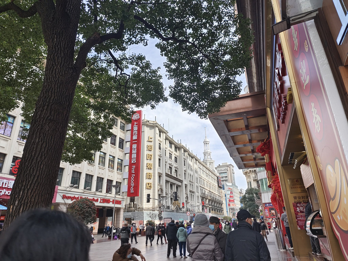剧中的“上海服饰公司”，也就是上海时装商店。劳动报记者陆燕婷 摄影
