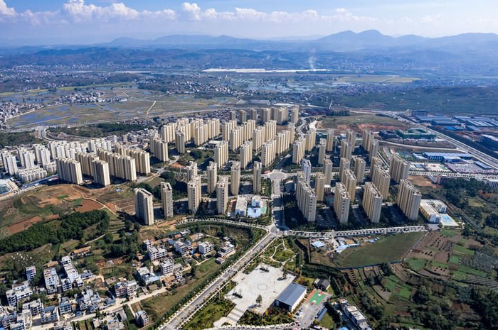 云南昭通市鲁甸县卯家湾易地扶贫搬迁安置区(2023年10月30日摄,无人机