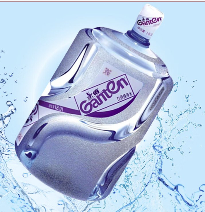 18.9L规格装景田饮用水。