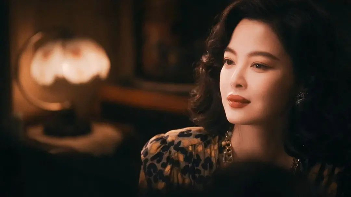 ▲李李风情万种。