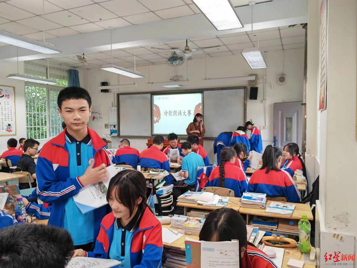 ▲陈科辅导同学
