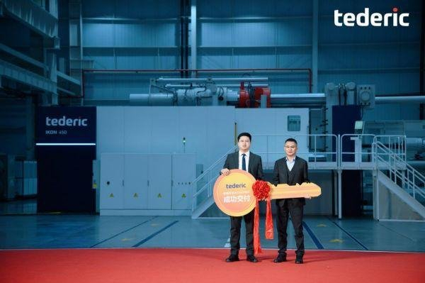 ▲首台IKON压铸机交付仪式