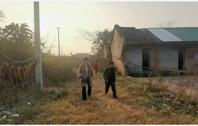 成兴凤、徐兴文二人见面（受访者供图）