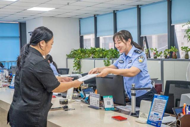 48项公安政务服务事项实现“一窗通办”（内江公安供图）