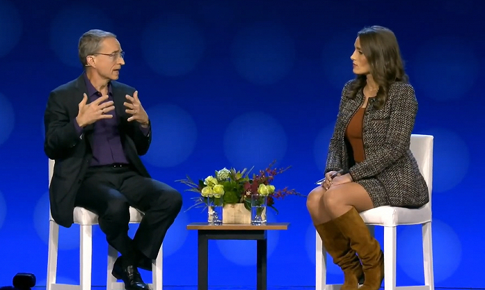 英特尔CEO基辛格在CES 2024上参加主题访谈 图源：官网视频