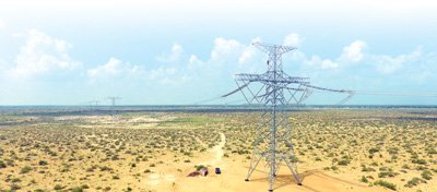 巴基斯坦默蒂亚里—拉合尔直流输电项目穿越旁遮普省南部的沙漠地带。