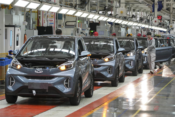 芜湖奇瑞新能源汽车股份有限公司生产线。（资料图片）本报记者 范柏文 摄