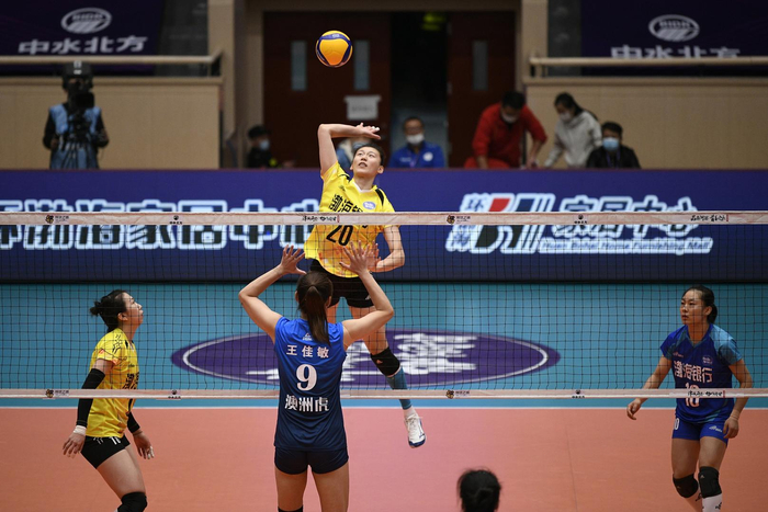 王艺竹在比赛中扣球（资料图）  图据IC photo