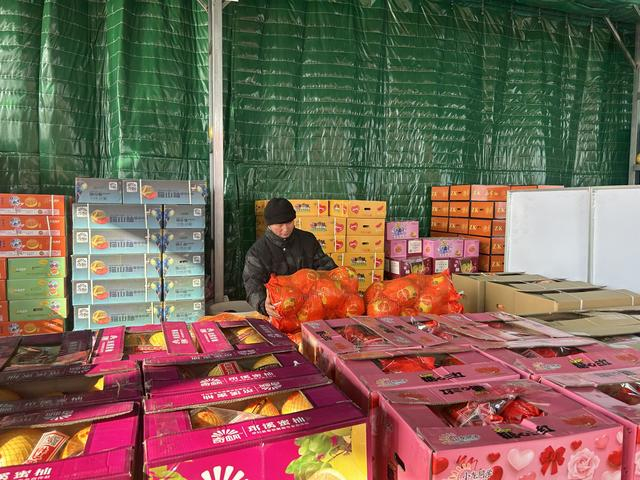 1月11日，来自江西上饶的“广丰马家柚”在节前正式进入新发地市场。新京报记者 陈琳 摄