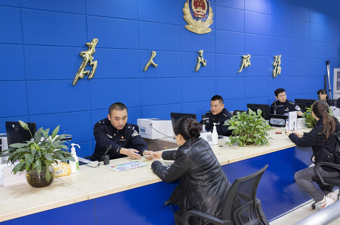 为人民提供窗口服务.贵阳公安供图
