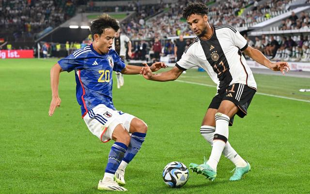 久保健英（左）是日本留洋军团中的佼佼者。  资料图/IC photo