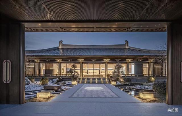 北京国贤府实景示范区再现盛唐皇家园林的传奇气度。企业供图